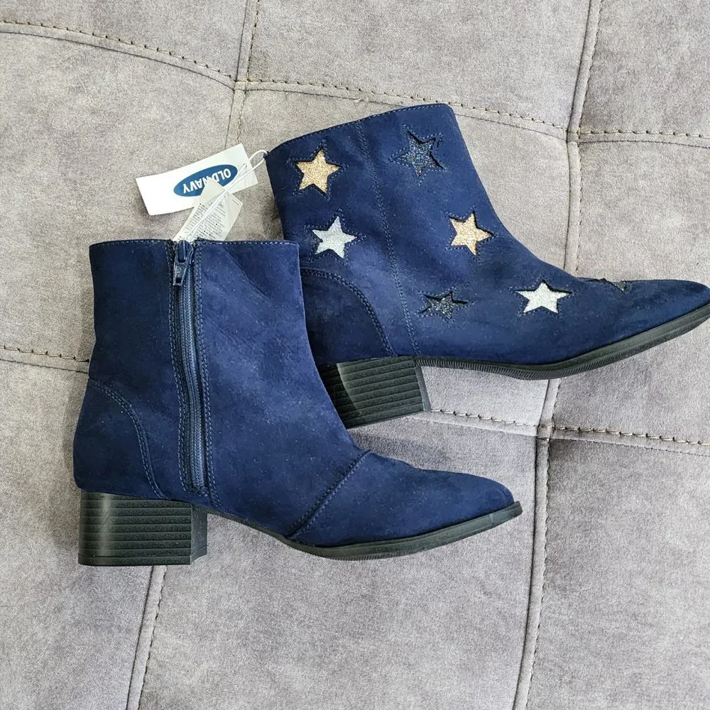 NWT Old Navy Girls Boots Size 4